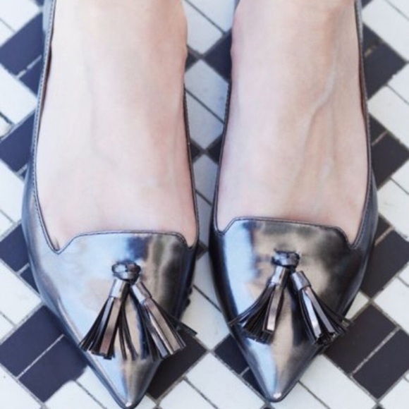 BANANA REPUBLIC Pewter Tassel Patent Loafers - Picture 5 of 6